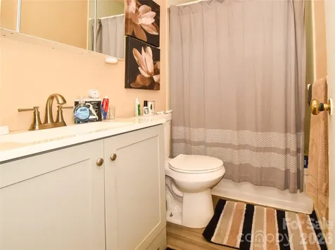 2890 Carriage Drive Winston Salem NC 27106