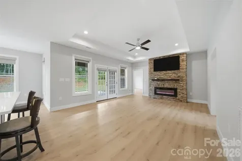 3342 48th Avenue NE Hickory NC 28601