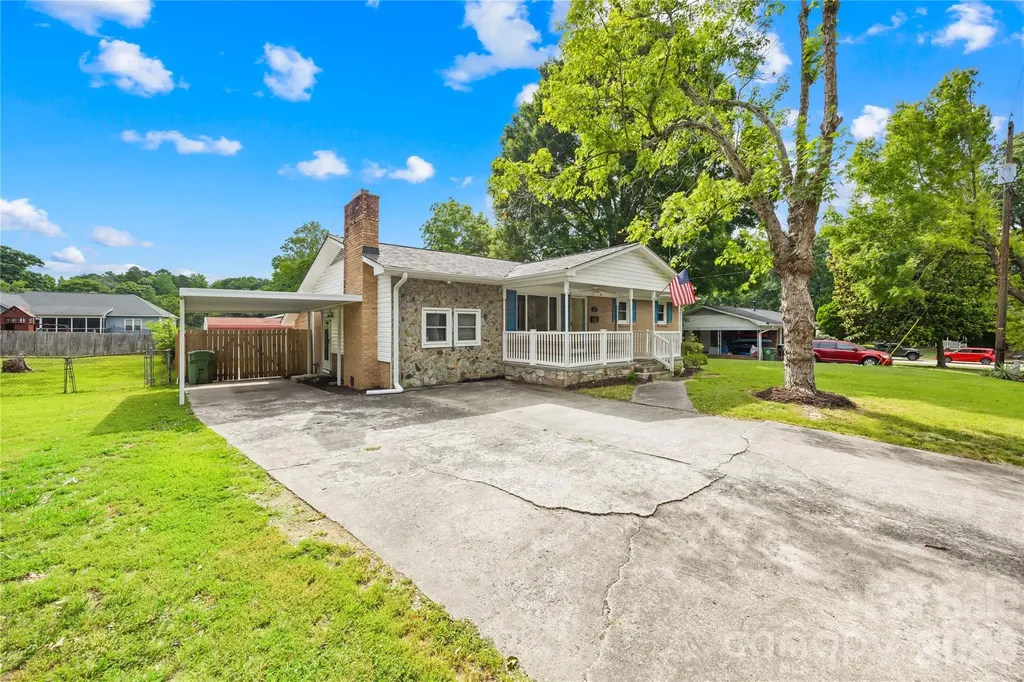 205 Gaddis Drive Mount Holly NC 28120
