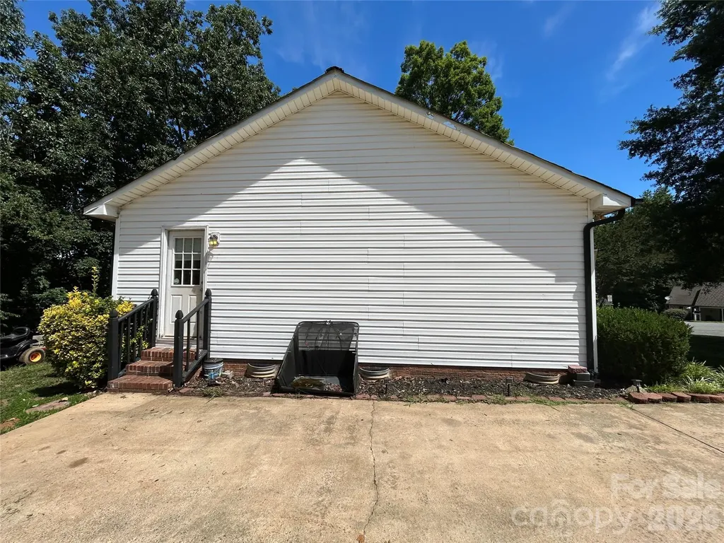 143 Allendale Street Lincolnton NC 28092