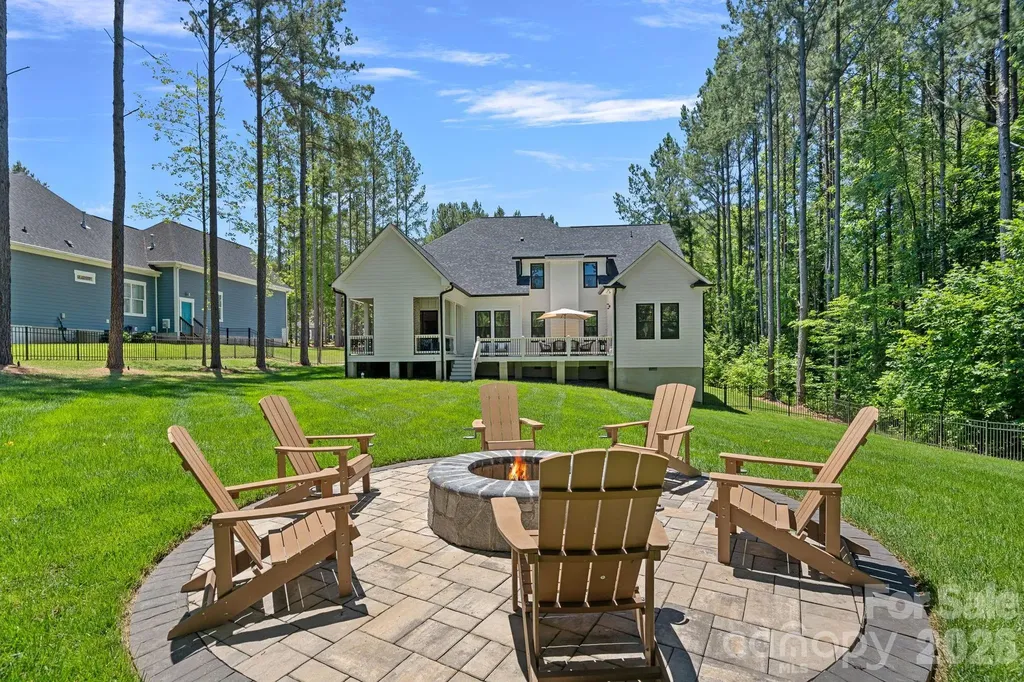 156 Crooked Branch Way Troutman NC 28166