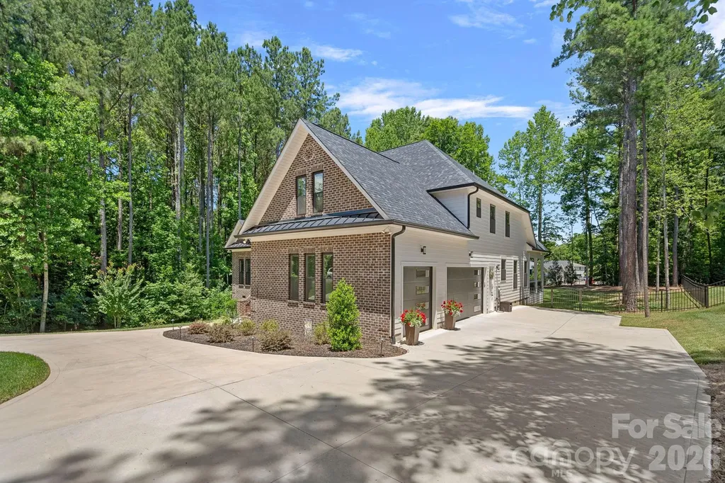 156 Crooked Branch Way Troutman NC 28166