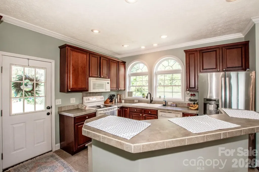 2860 Needmore Road Woodleaf NC 27054