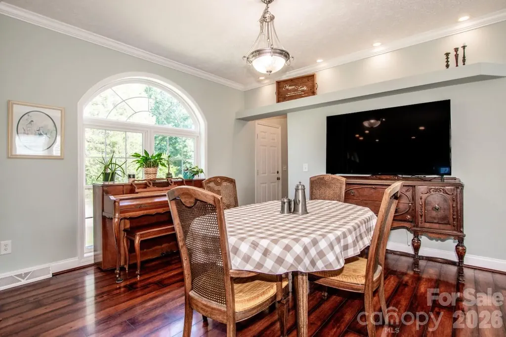 2860 Needmore Road Woodleaf NC 27054