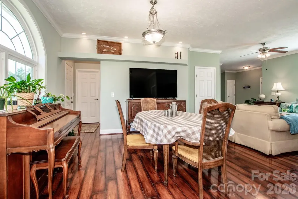 2860 Needmore Road Woodleaf NC 27054