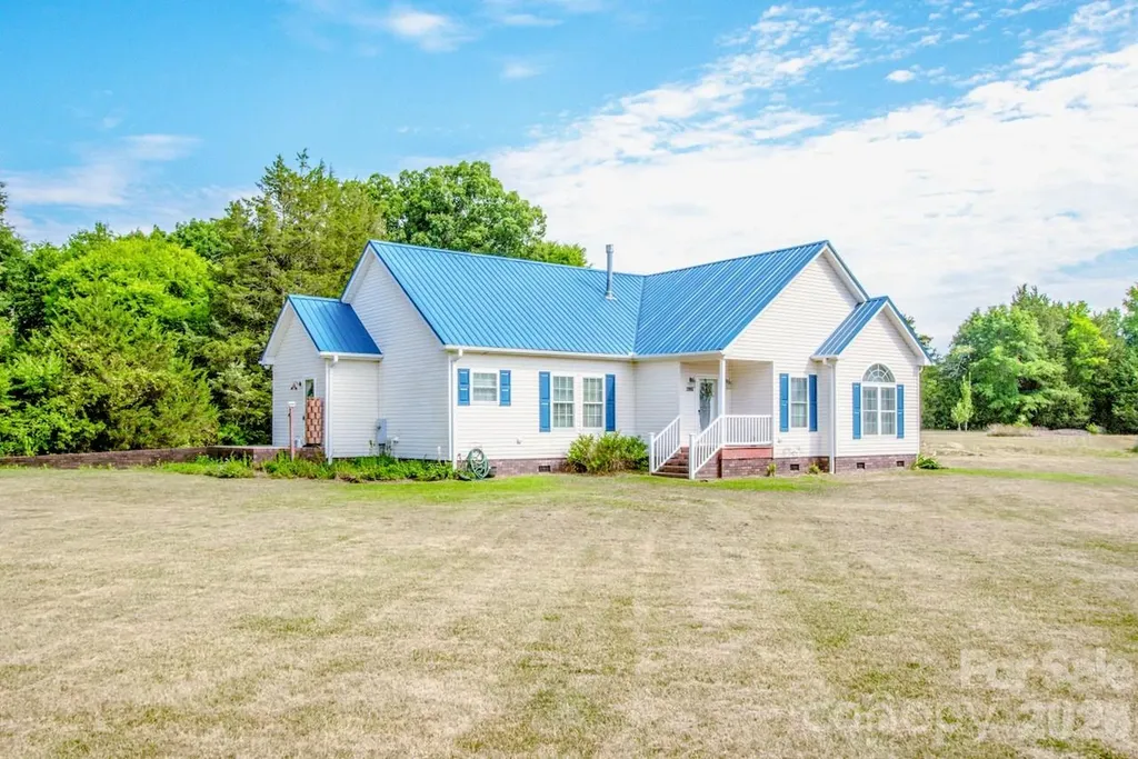 2860 Needmore Road Woodleaf NC 27054
