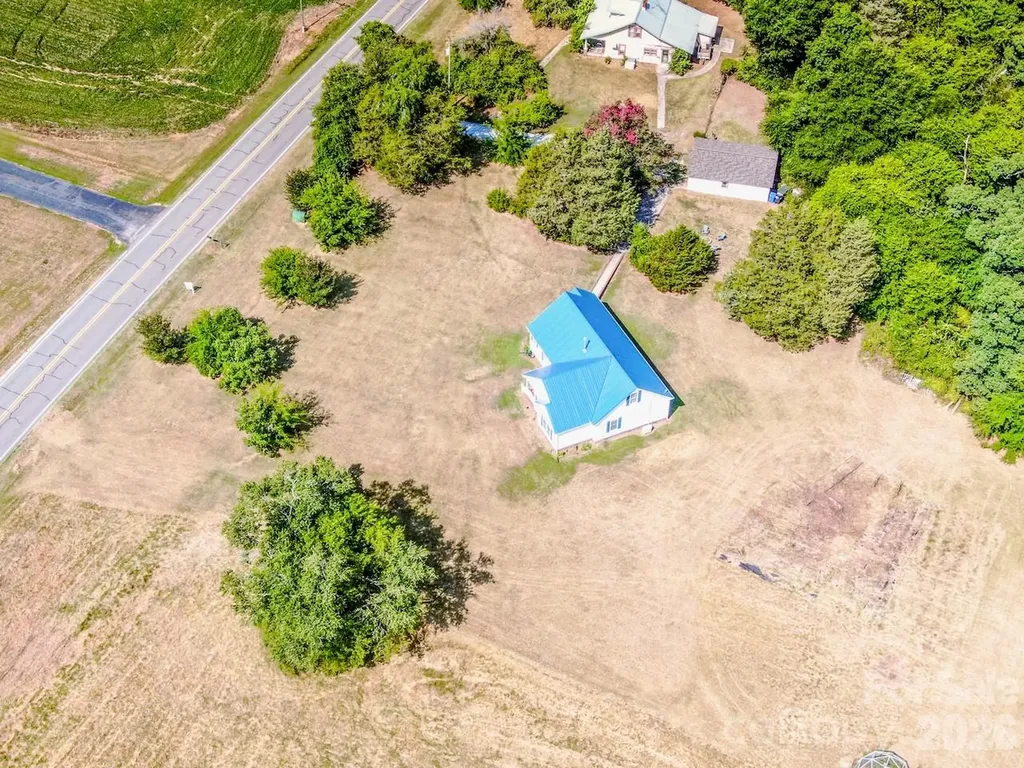 2860 Needmore Road Woodleaf NC 27054