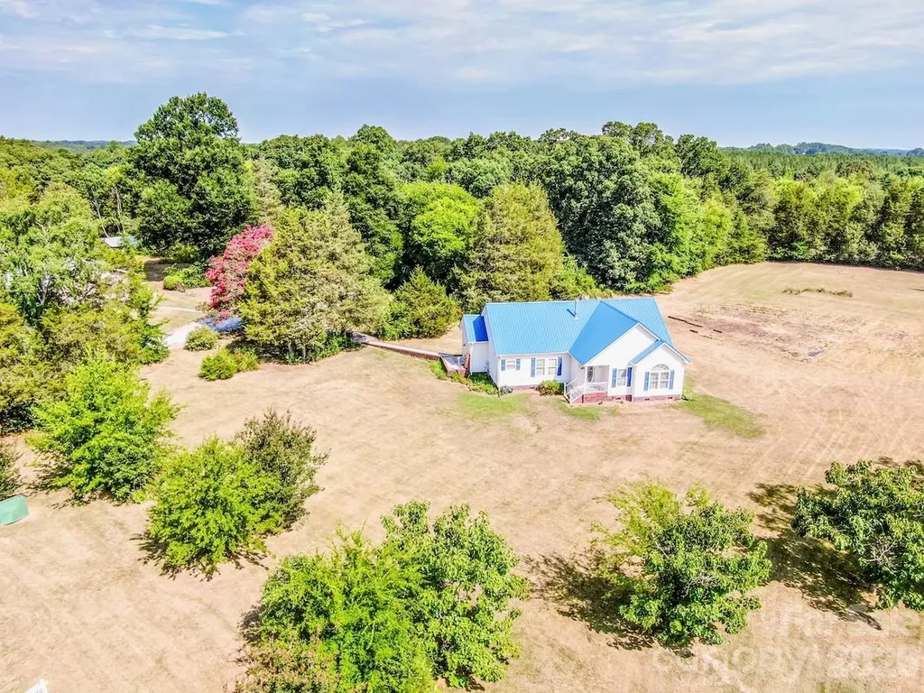 2860 Needmore Road Woodleaf NC 27054