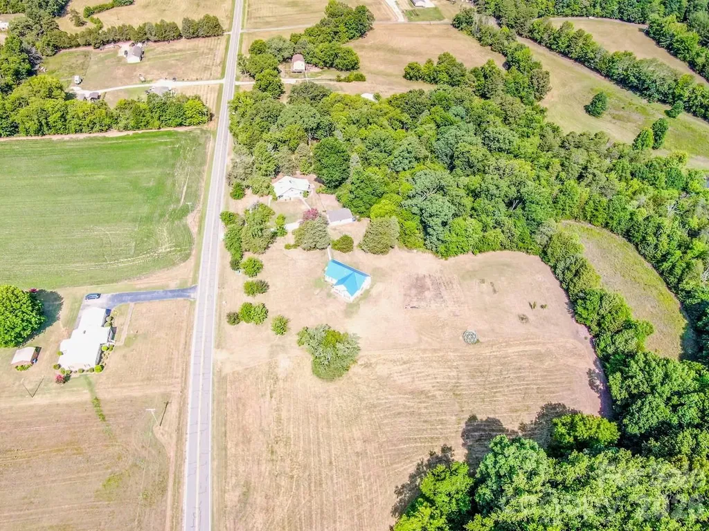 2860 Needmore Road Woodleaf NC 27054