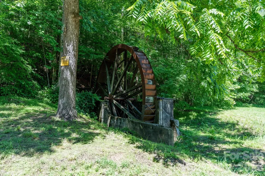 1194 Palmer Road Mill Spring NC 28756