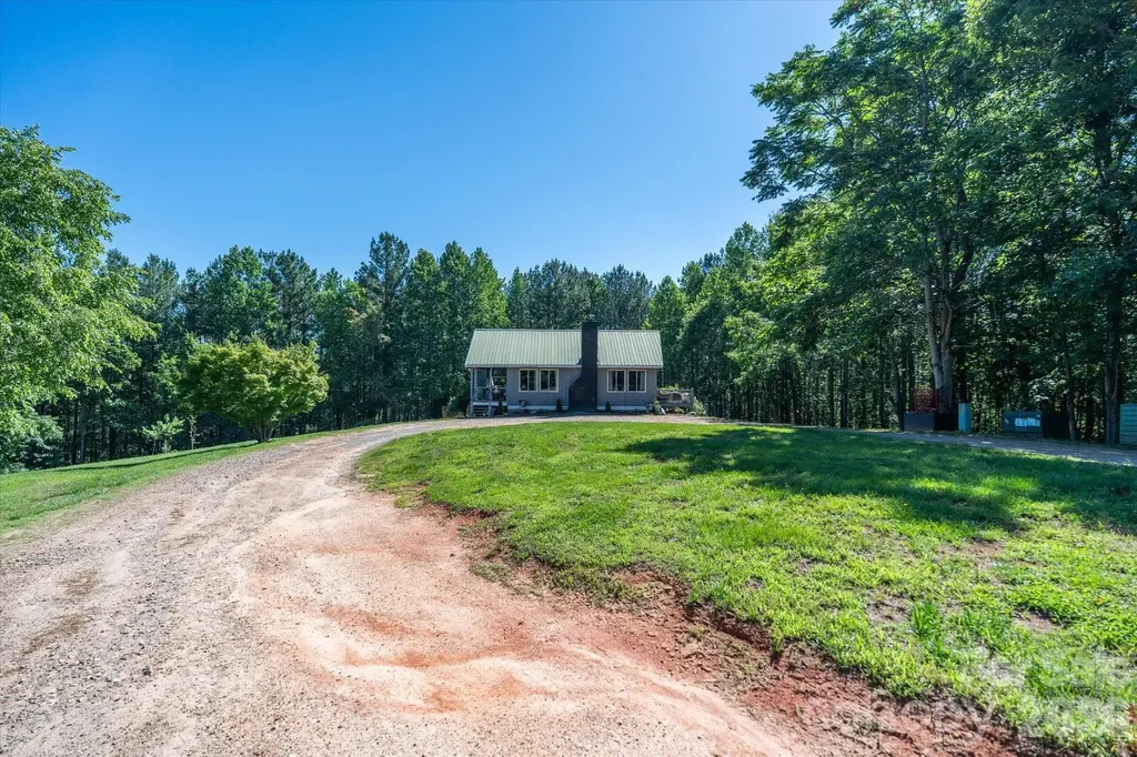 1194 Palmer Road Mill Spring NC 28756