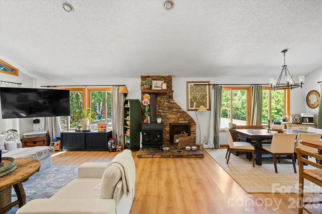 1194 Palmer Road Mill Spring NC 28756