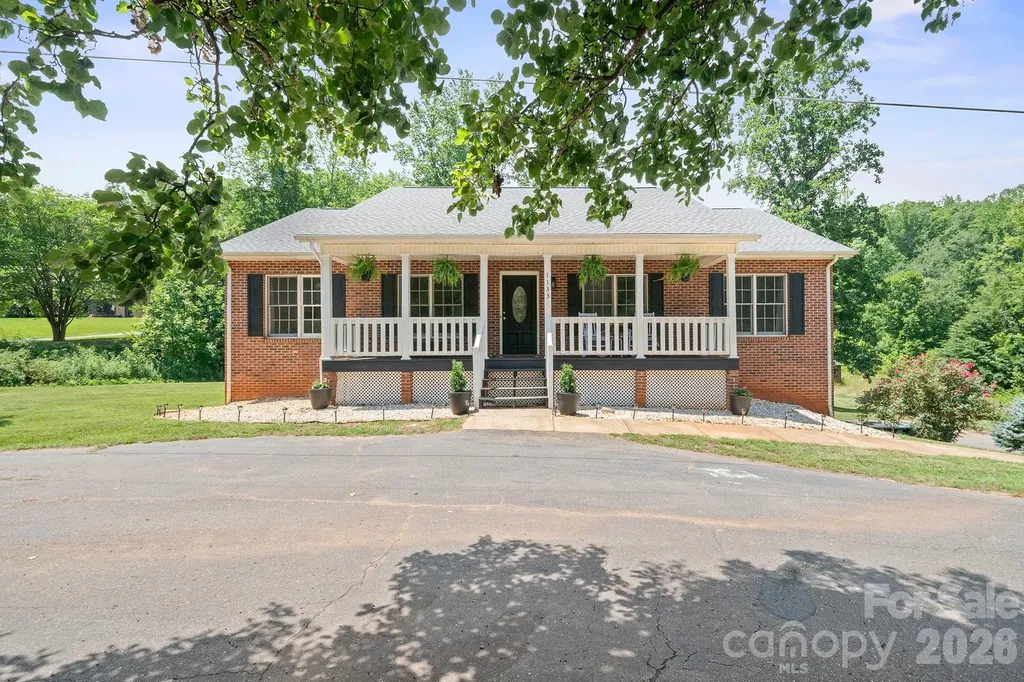 1133 Finger Bridge Road Hickory NC 28602