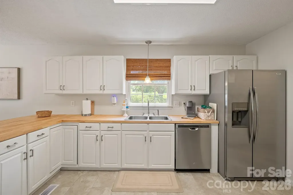 1133 Finger Bridge Road Hickory NC 28602