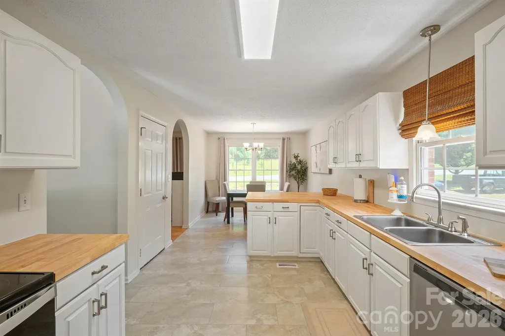 1133 Finger Bridge Road Hickory NC 28602