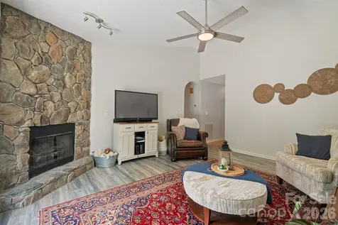 1133 Finger Bridge Road Hickory NC 28602
