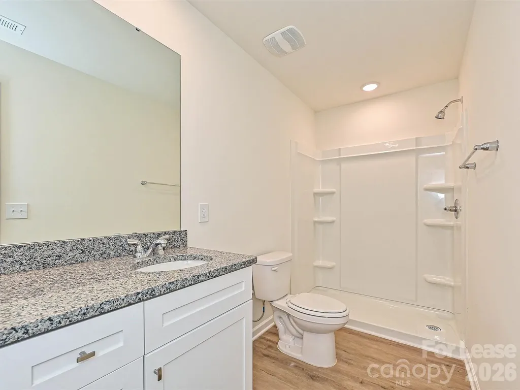1725 E Cloaninger Avenue Statesville NC 28625