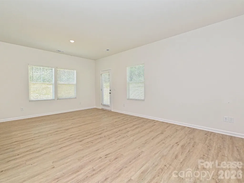 1725 E Cloaninger Avenue Statesville NC 28625