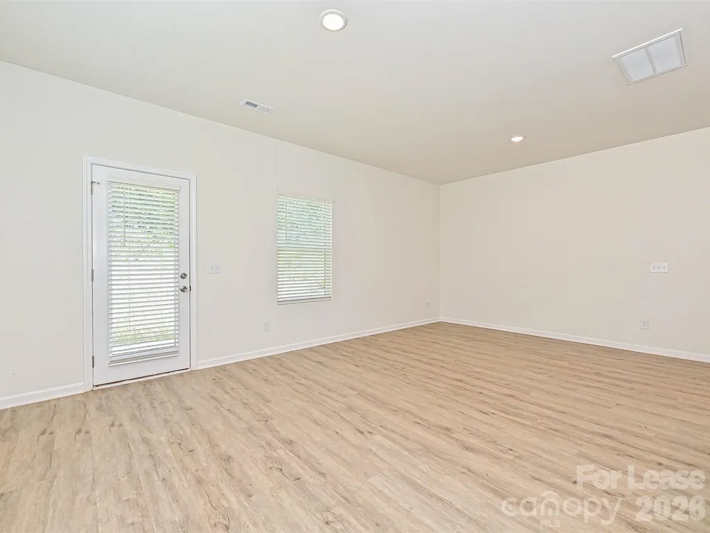 1725 E Cloaninger Avenue Statesville NC 28625