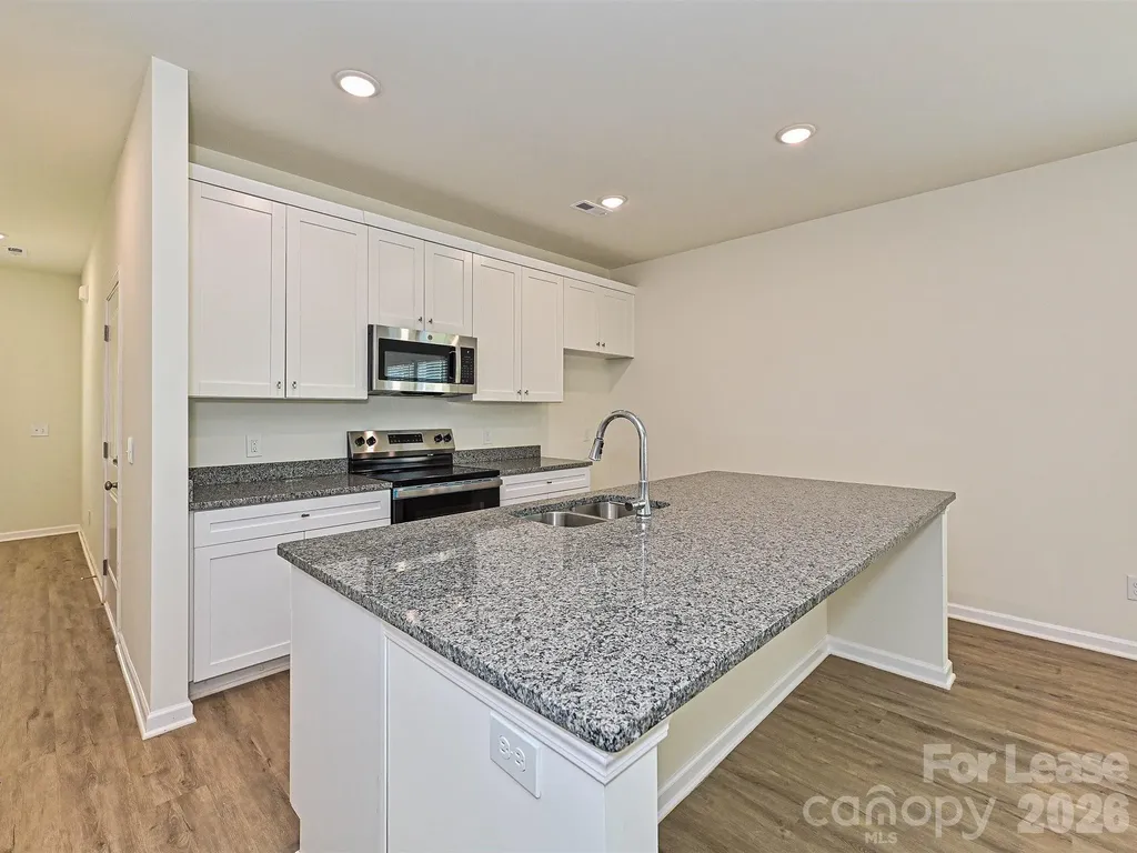 1725 E Cloaninger Avenue Statesville NC 28625