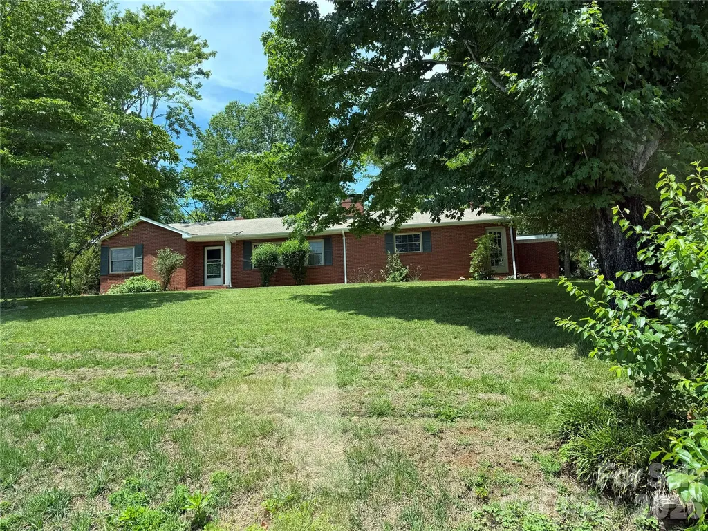 901 Ridgecrest Drive NE Lenoir NC 28645