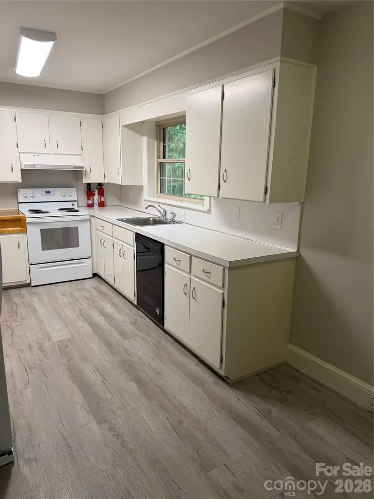 901 Ridgecrest Drive NE Lenoir NC 28645