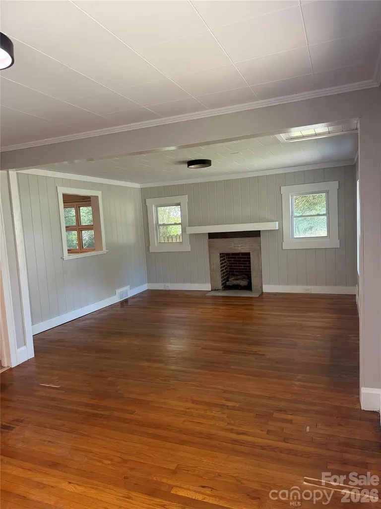 1911 White Street Gastonia NC 28052