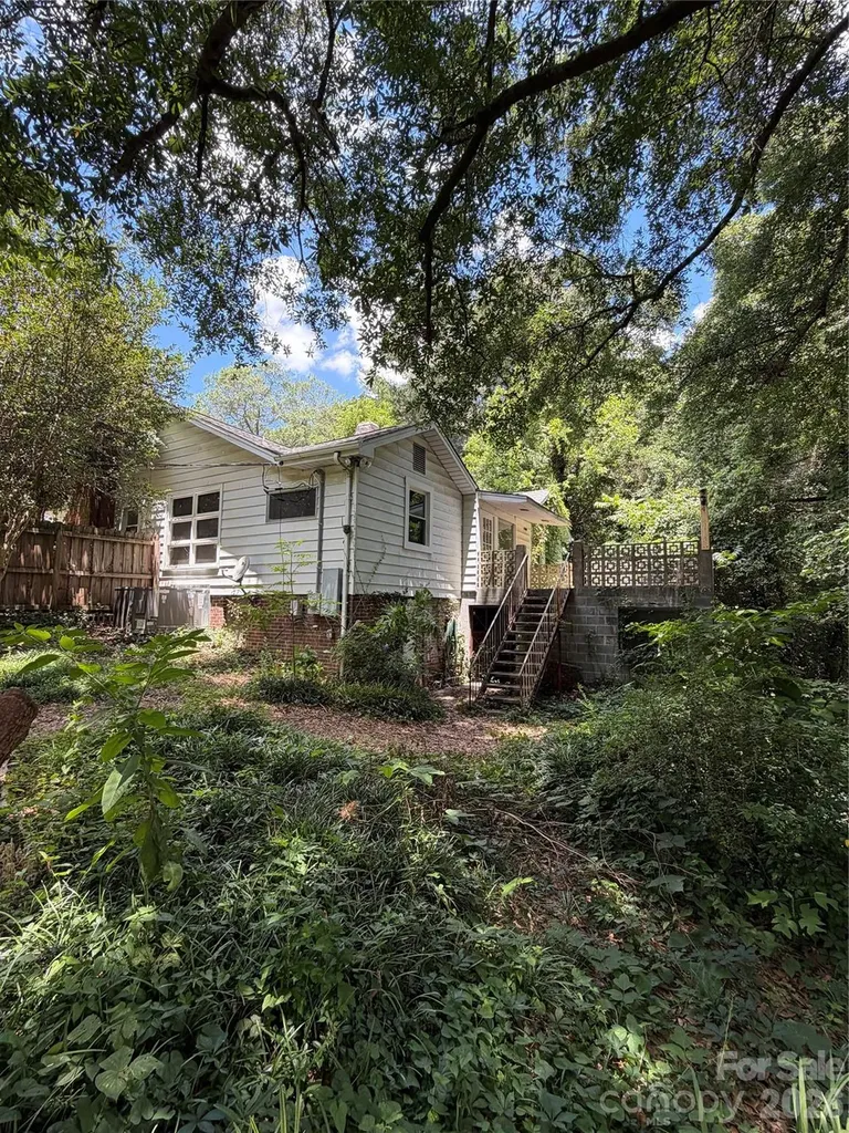 1911 White Street Gastonia NC 28052