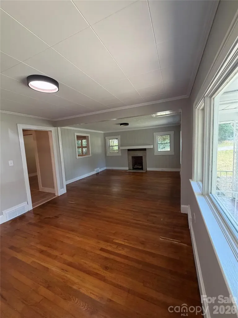 1911 White Street Gastonia NC 28052