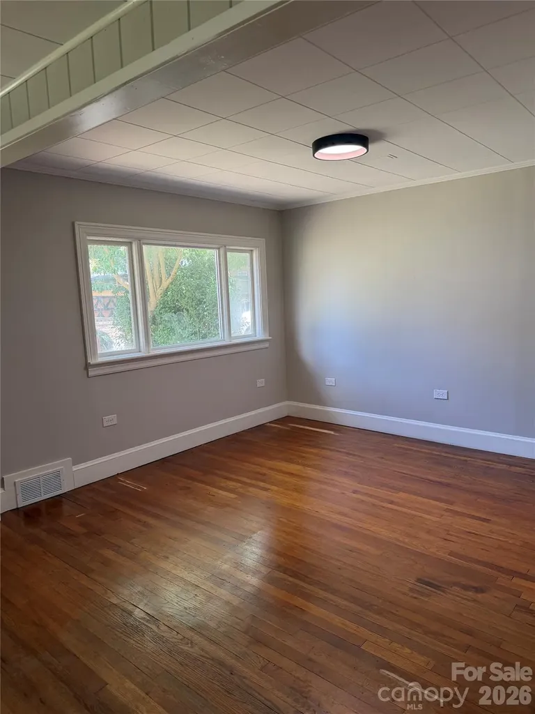 1911 White Street Gastonia NC 28052