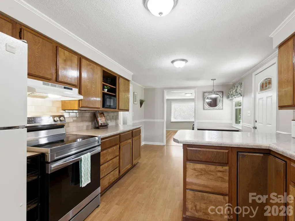 407 Hall Street Hendersonville NC 28739