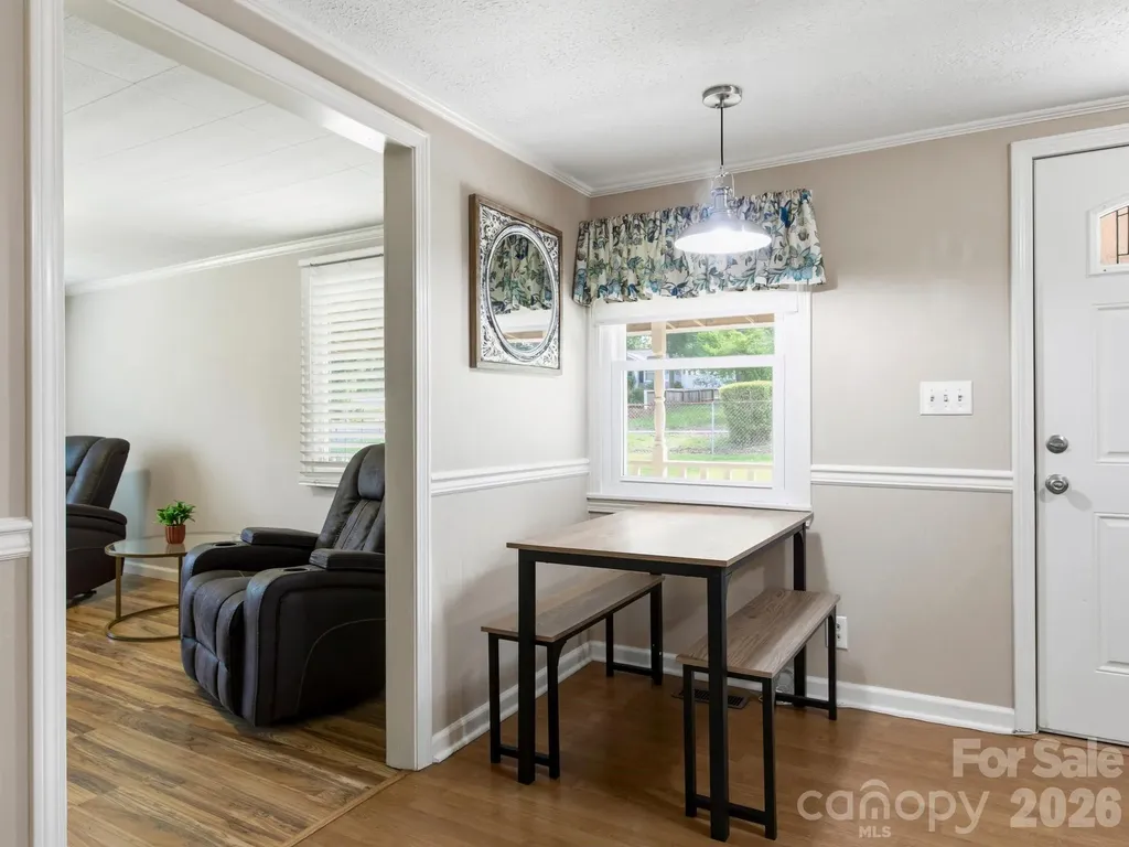 407 Hall Street Hendersonville NC 28739