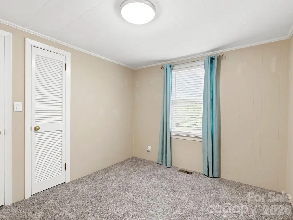 407 Hall Street Hendersonville NC 28739