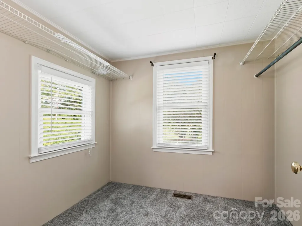 407 Hall Street Hendersonville NC 28739
