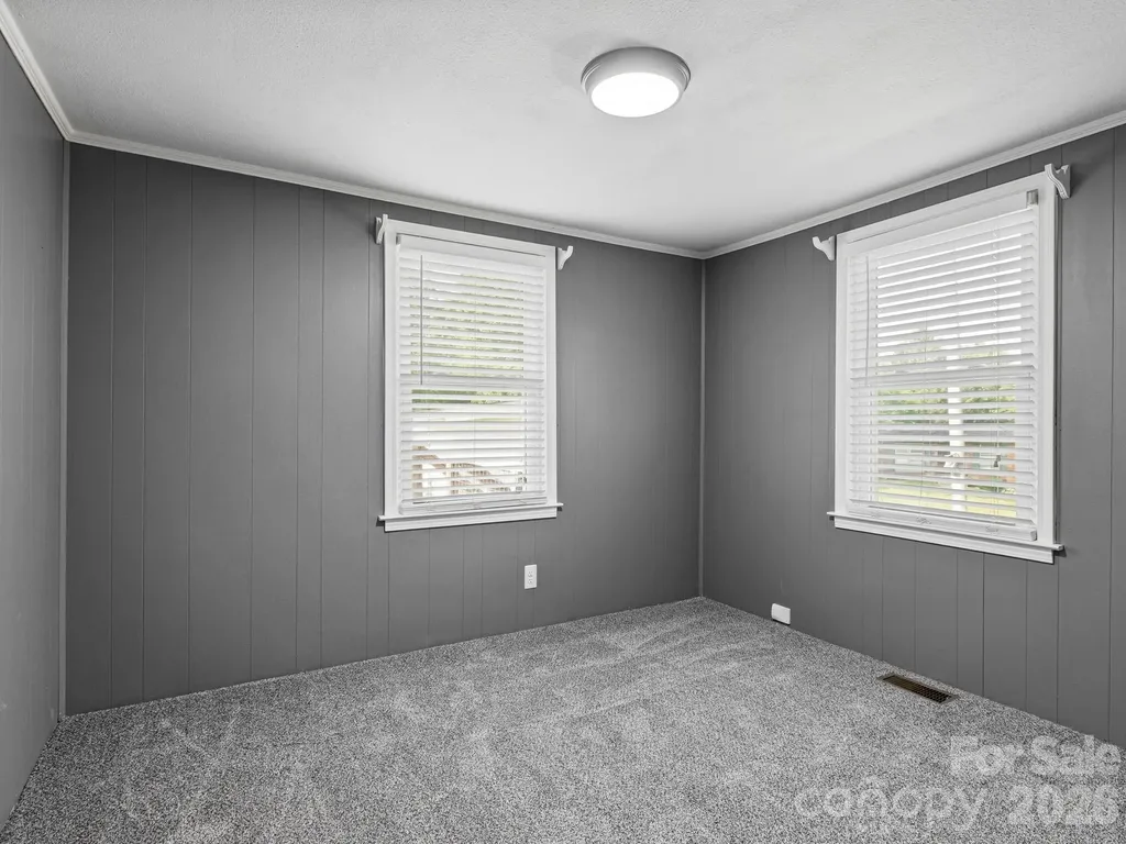 407 Hall Street Hendersonville NC 28739
