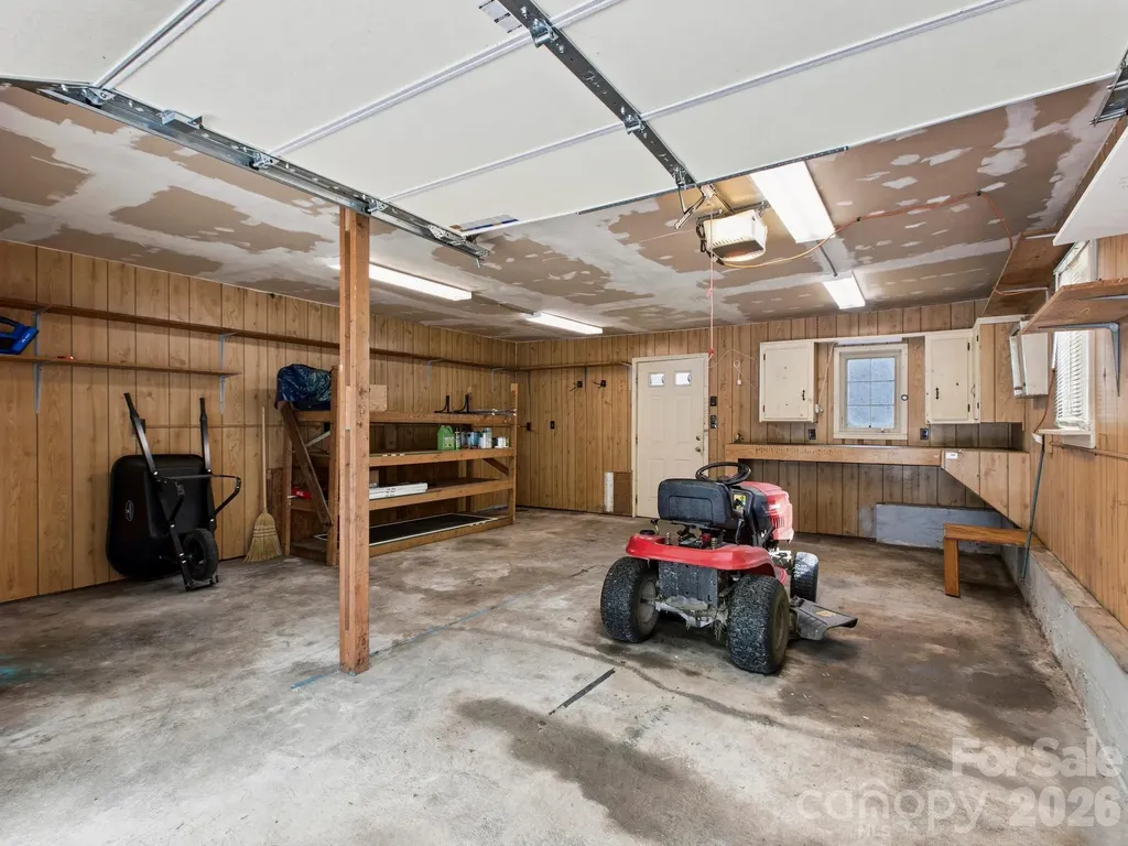 407 Hall Street Hendersonville NC 28739