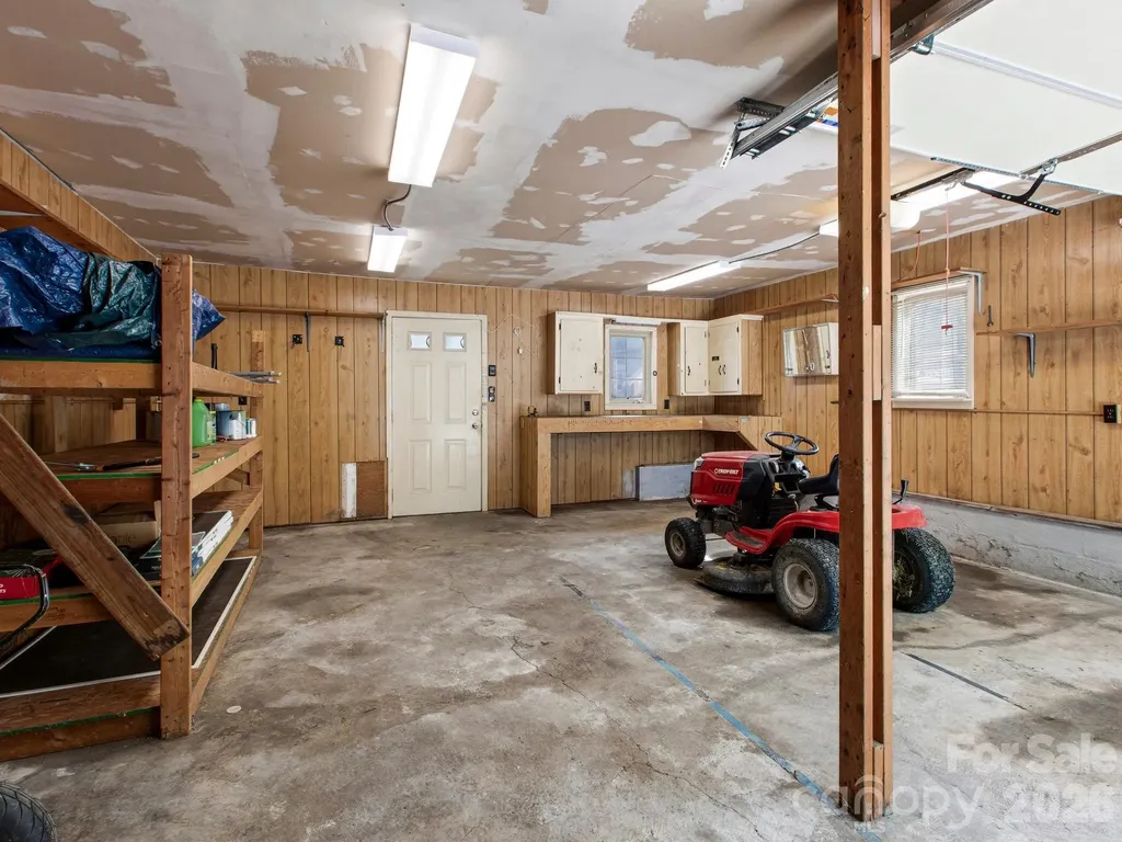 407 Hall Street Hendersonville NC 28739