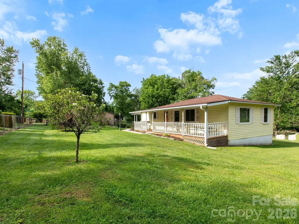 407 Hall Street Hendersonville NC 28739