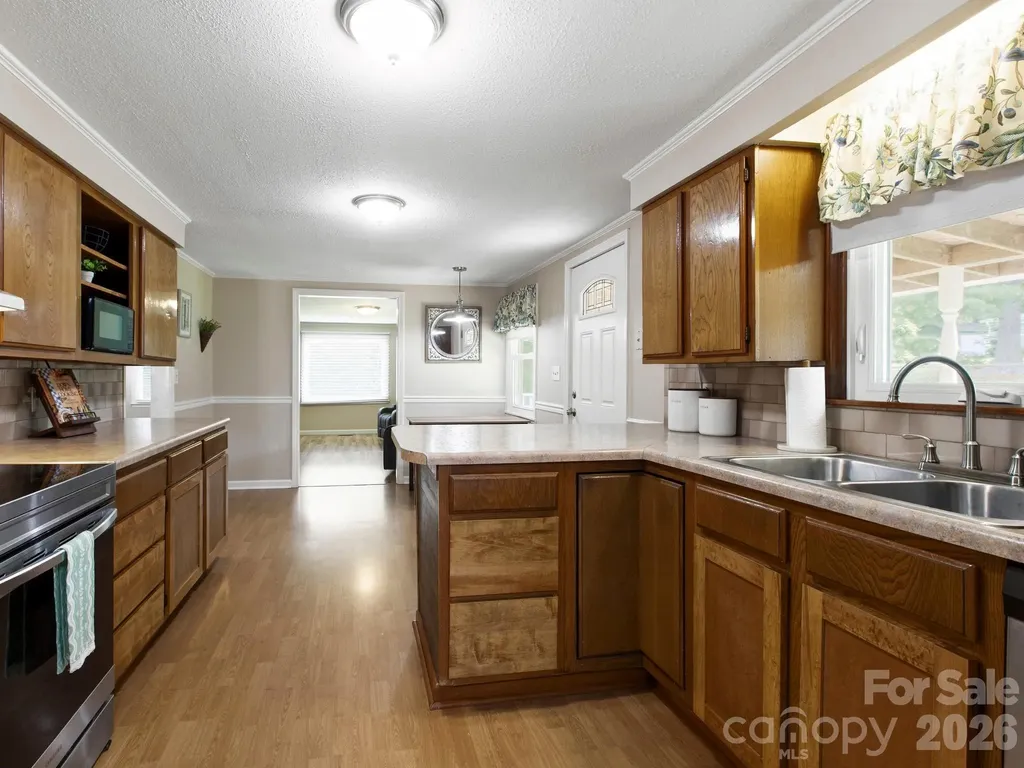 407 Hall Street Hendersonville NC 28739