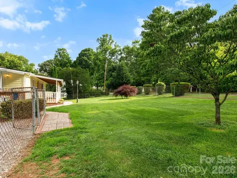 407 Hall Street Hendersonville NC 28739