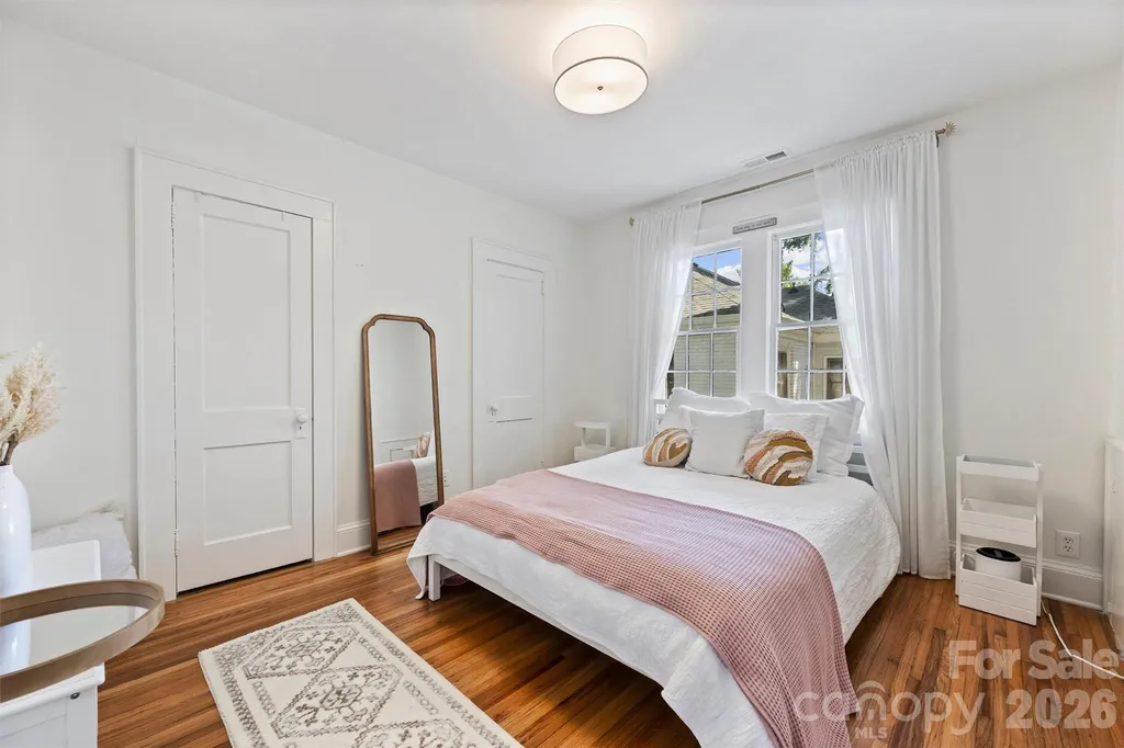 118 N Laurel Avenue Charlotte NC 28207