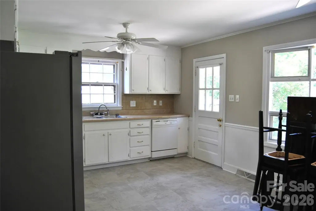 1427 Churchill Drive Gastonia NC 28054