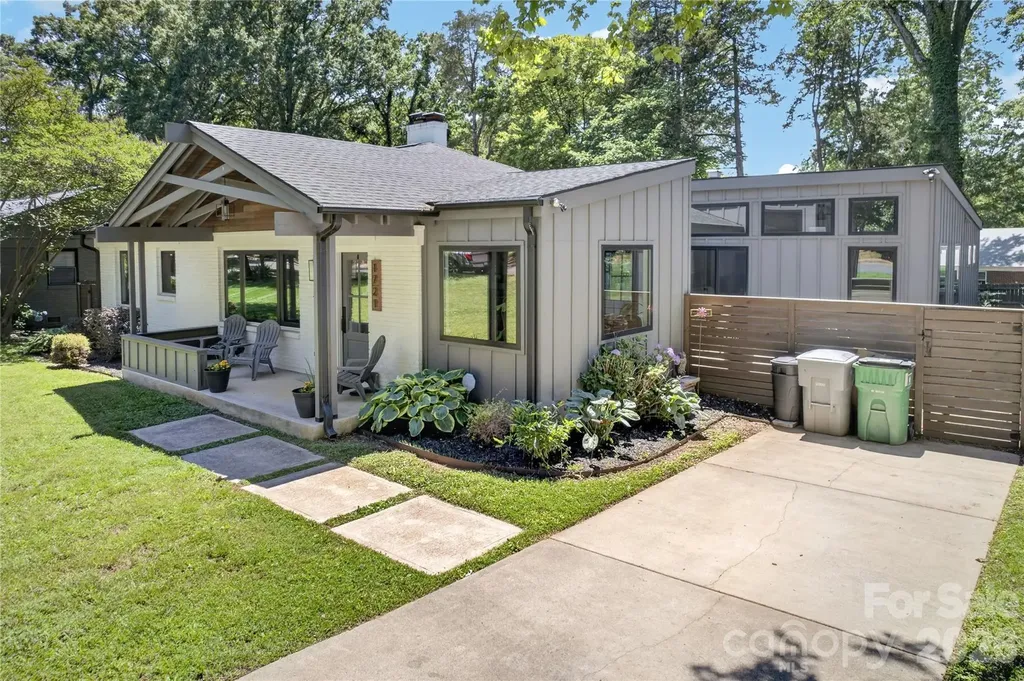 1721 Merry Oaks Road Charlotte NC 28205