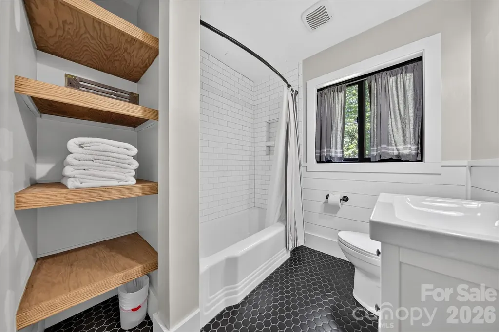 1721 Merry Oaks Road Charlotte NC 28205