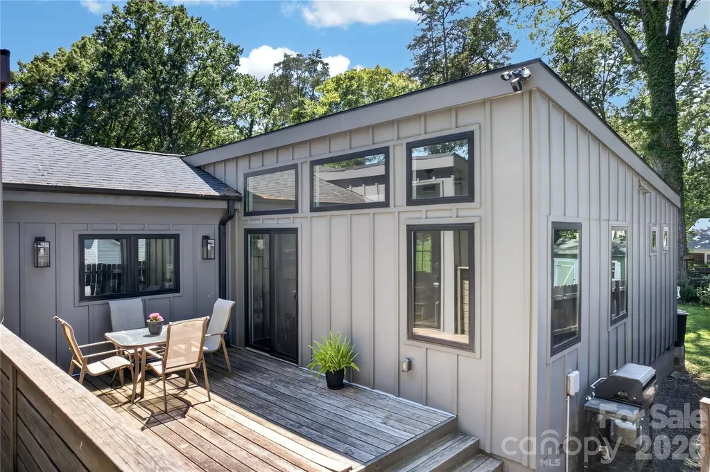 1721 Merry Oaks Road Charlotte NC 28205