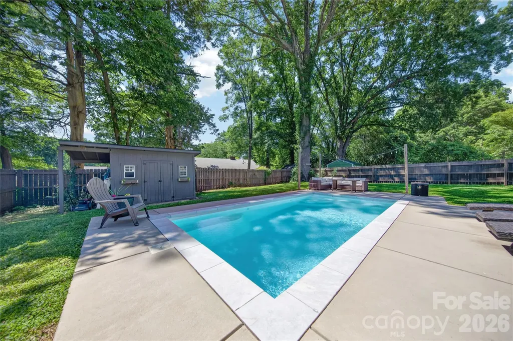 1721 Merry Oaks Road Charlotte NC 28205