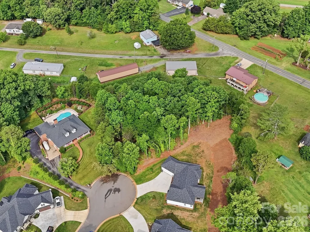 3710 Whitney Drive NE Hickory NC 28601
