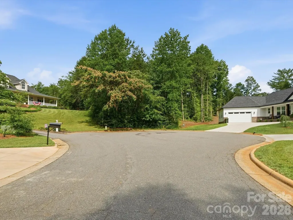 3710 Whitney Drive NE Hickory NC 28601