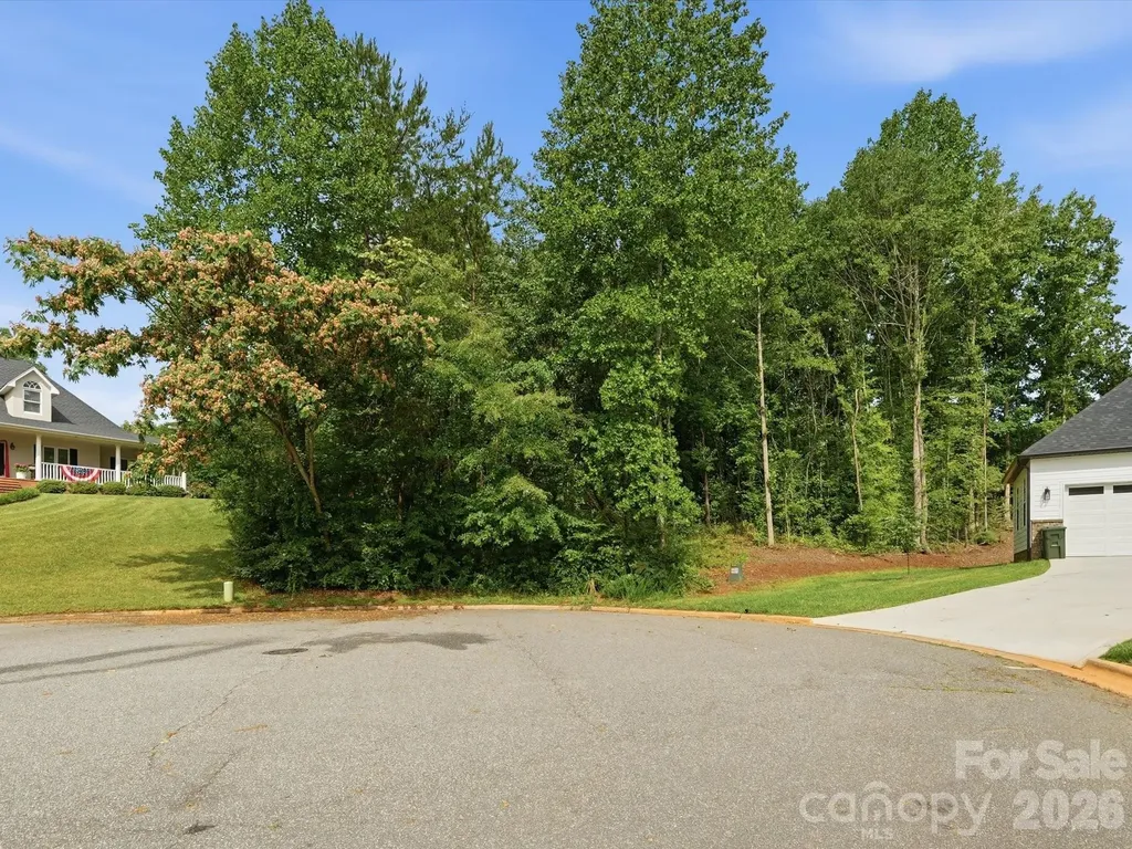 3710 Whitney Drive NE Hickory NC 28601