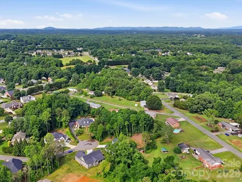 3710 Whitney Drive NE Hickory NC 28601